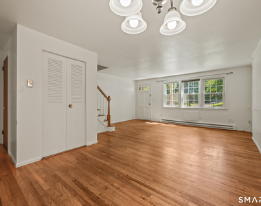 414 Robin Court - Photo Thumbnail 12