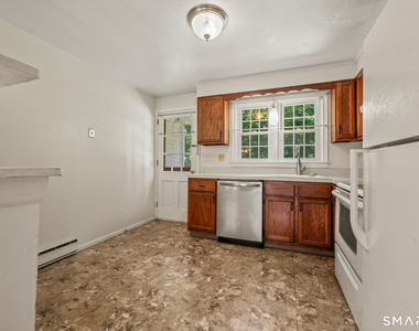 414 Robin Court - Photo Thumbnail 5
