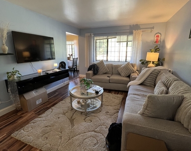 20 Teresa Place - Photo Thumbnail 1