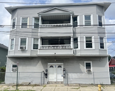 1389 Pembroke Street - Photo Thumbnail 2