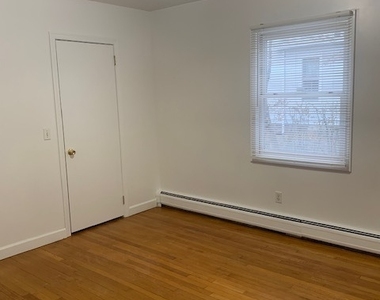 63 Winfield Street - Photo Thumbnail 4