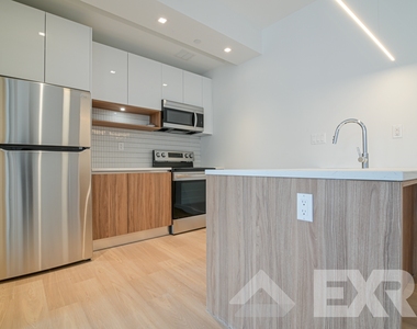 100 Lenox Road - Photo Thumbnail 2