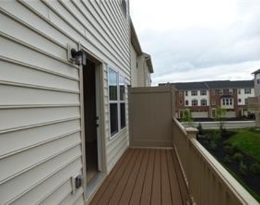 2302 Pointe View - Photo Thumbnail 19