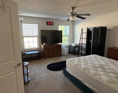 2302 Pointe View - Photo Thumbnail 15