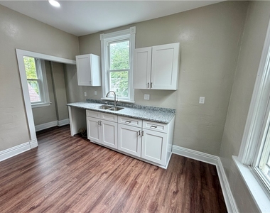 1918 7th Ave - Photo Thumbnail 3