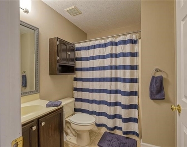 8506 Club Side Drive - Photo Thumbnail 14