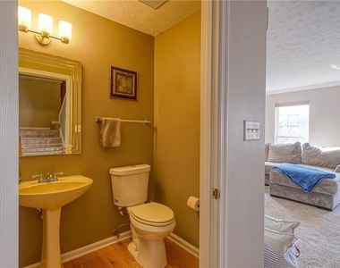 8506 Club Side Drive - Photo Thumbnail 9