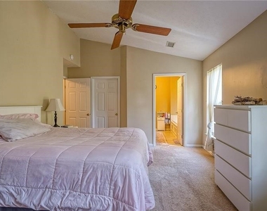 8506 Club Side Drive - Photo Thumbnail 16