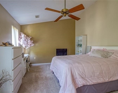 8506 Club Side Drive - Photo Thumbnail 15