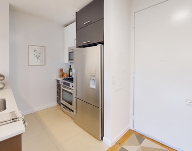795 Columbus Avenue - Photo Thumbnail 2