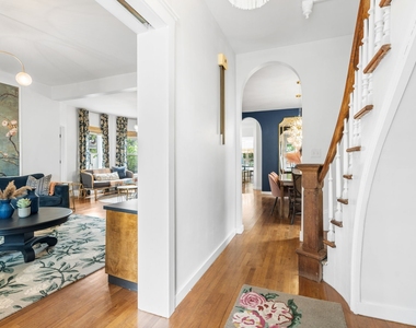 21 Murray Street - Photo Thumbnail 3