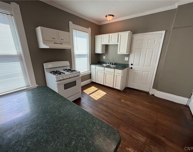 169 Mayar Street - Photo Thumbnail 2