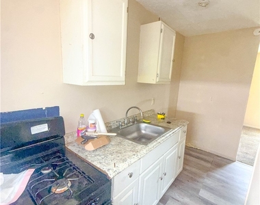 308 Reynolds Street - Photo Thumbnail 7