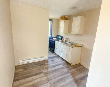 308 Reynolds Street - Photo Thumbnail 6