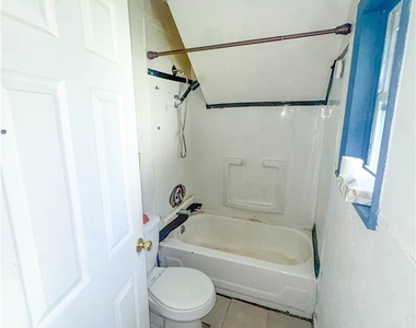 308 Reynolds Street - Photo Thumbnail 8