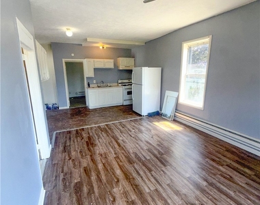 308 Reynolds Street - Photo Thumbnail 4