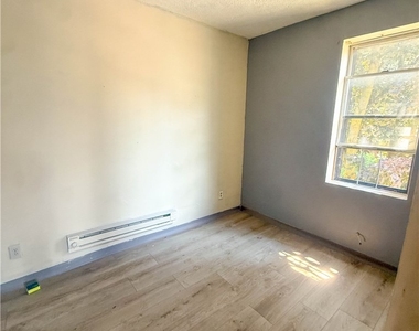 308 Reynolds Street - Photo Thumbnail 12