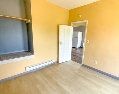 308 Reynolds Street - Photo Thumbnail 11