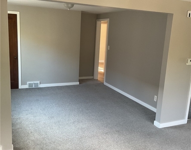 183 Hamilton Drive - Photo Thumbnail 5