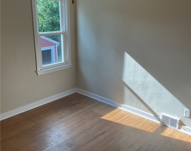 183 Hamilton Drive - Photo Thumbnail 13
