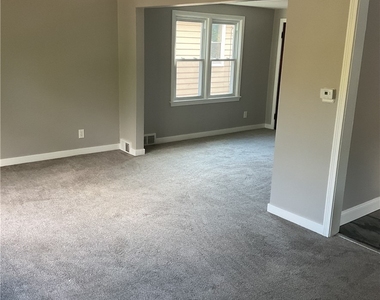 183 Hamilton Drive - Photo Thumbnail 3