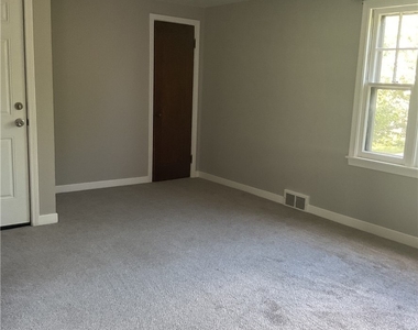 183 Hamilton Drive - Photo Thumbnail 9