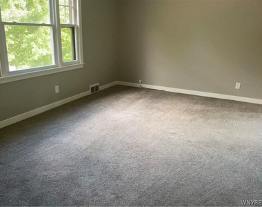 183 Hamilton Drive - Photo Thumbnail 7