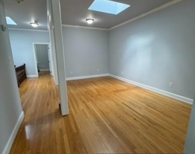 87-16 91st Avenue - Photo Thumbnail 11