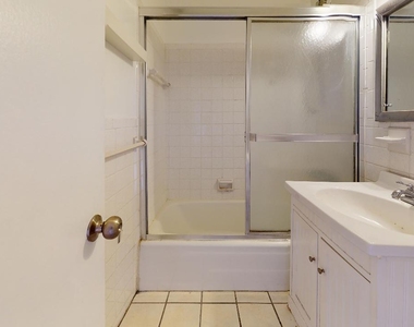 66-15 Thornton Place - Photo Thumbnail 13