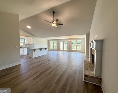 232 Lake Meadows Drive - Photo Thumbnail 3