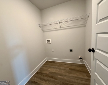 232 Lake Meadows Drive - Photo Thumbnail 14