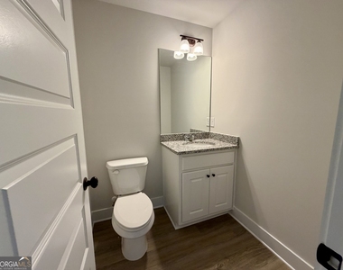232 Lake Meadows Drive - Photo Thumbnail 12