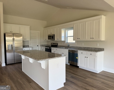 232 Lake Meadows Drive - Photo Thumbnail 2