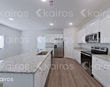 3474 Bridgewood Drive - Photo Thumbnail 4