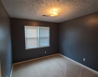 216 Valley View - Photo Thumbnail 6