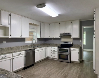 603 Anderson Avenue - Photo Thumbnail 6