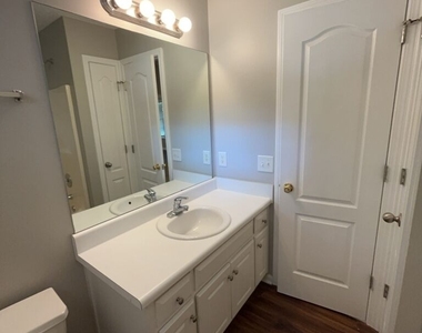 1302 Manning Way - Photo Thumbnail 24