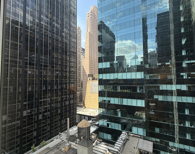 101 West 55th Street - Photo Thumbnail 8