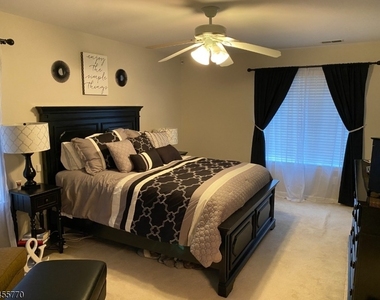 264 Riveredge Dr - Photo Thumbnail 9