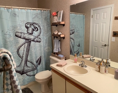 264 Riveredge Dr - Photo Thumbnail 12