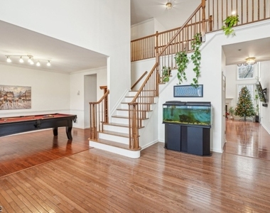 15 Shadow Hill Way - Photo Thumbnail 2