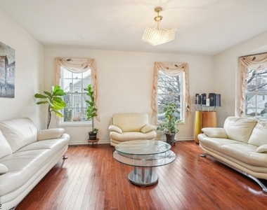 15 Shadow Hill Way - Photo Thumbnail 3