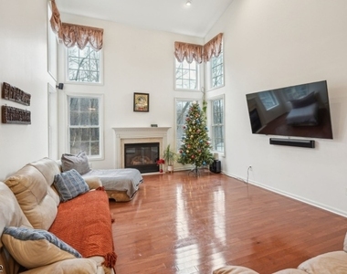 15 Shadow Hill Way - Photo Thumbnail 5