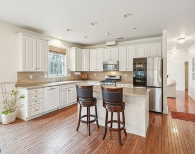 15 Shadow Hill Way - Photo Thumbnail 9