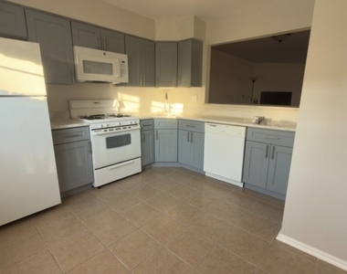 12 Nottingham Way - Photo Thumbnail 1