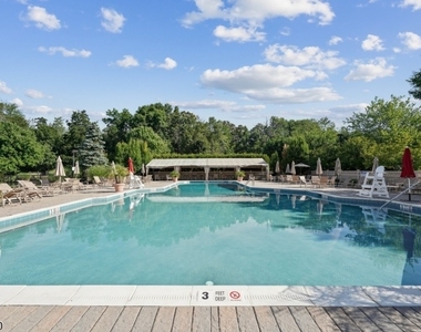 251 Plymouth Ct - Photo Thumbnail 32