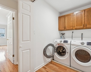 251 Plymouth Ct - Photo Thumbnail 10