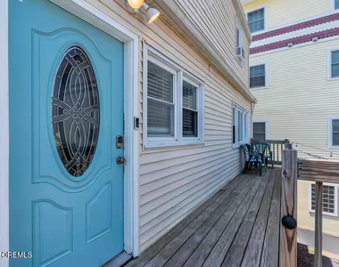 115 Dupont Avenue - Photo Thumbnail 8