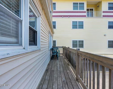 115 Dupont Avenue - Photo Thumbnail 9