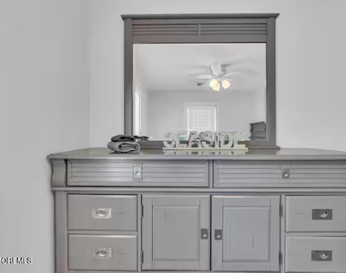 115 Dupont Avenue - Photo Thumbnail 9